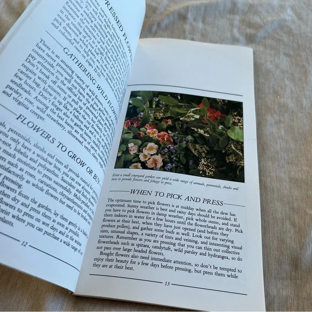 The Creative Book of Pressed Flowers Mary Lawrence 1989 DIY Craft‎ Vintage